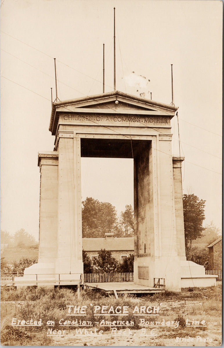 The Peace Arch White Rock BC Blaine WA Unused Stride RPPC Postcard 