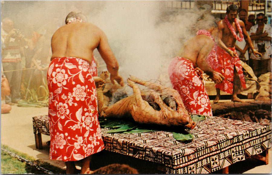 Luau Pig Hawaii HI Imu Polynesian Oven Nani Li's Vintage Postcard 