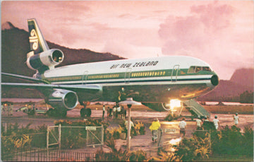 Air New Zealand DC-10 Jet Airplane Aviation Unused Postcard