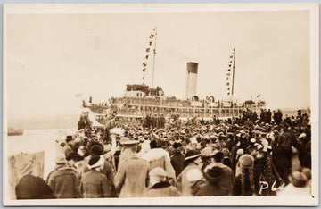 Victoria British Columbia Ship 67th Battalion CEF Soldiers WW1 1916 Victoria Book and Stationery Co RPPC Postcard