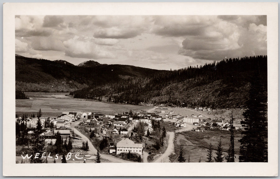 Wells BC British Columbia Birdseye 1940s RPPC Postcard 