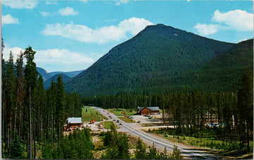 Pine Woods Lodge Manning Park BC Hope Princeton Highway Unused Postcard S3