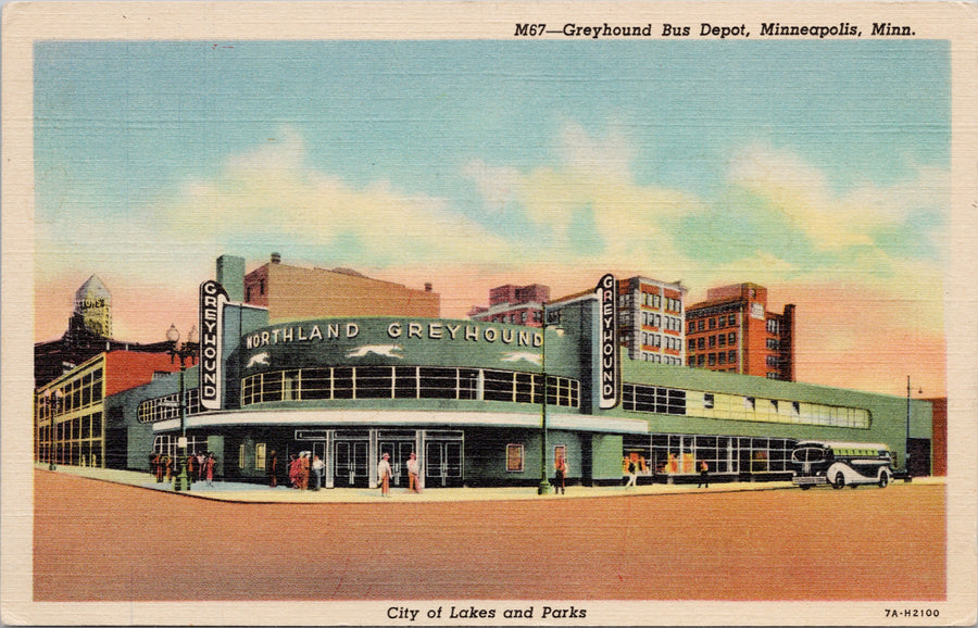 Northland Greyhound Bus Depot Minneapolis MN Minnesota Unused Linen Curteich Postcard S3