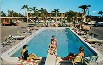 Plaza Inn Motel St. Petersburg FL Florida Women at Swimming Pool Unused Postcard 