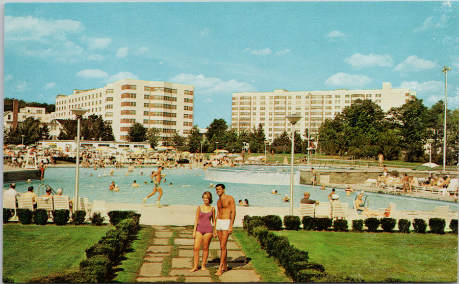 Kiamesha Lake NY The Concord Hotel Resort Swimming Pool Unused Postcard 